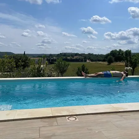 De Avec Piscine Lussan Lussan (Gard)