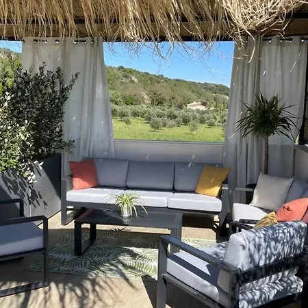 Villa De Avec Piscine Lussan *