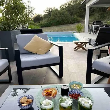 De Avec Piscine Lussan * Lussan (Gard)