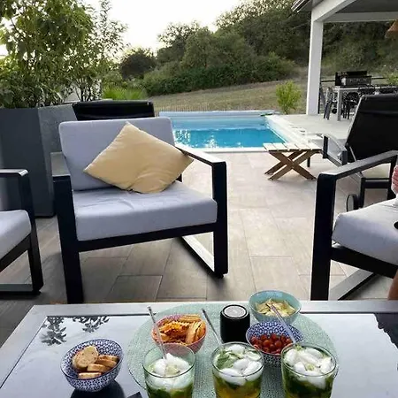 Βίλα De Avec Piscine Lussan (Gard)