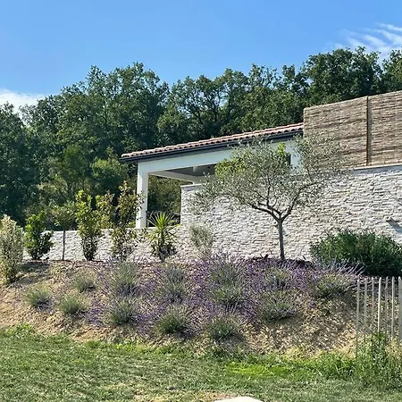 Villa De Avec Piscine Lussan Lussan (Gard)
