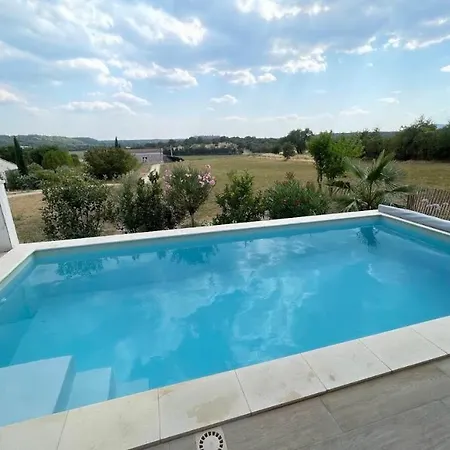 De Avec Piscine *